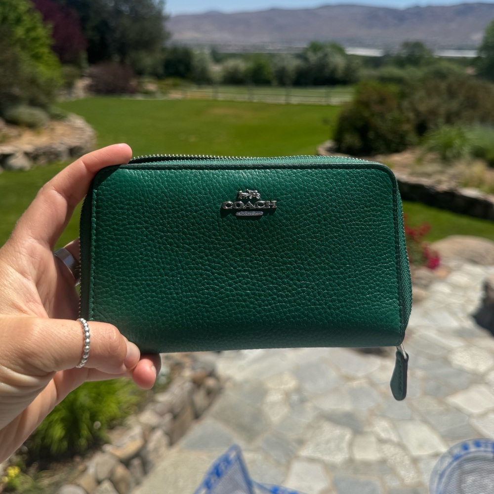 Coach Medium Zip Wallet - Green